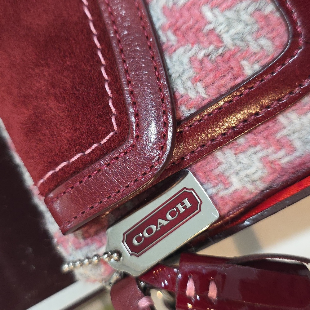 NEW, Vintage Coach Hamptons Houndstooth Skinny Turnlock Wristlet - Picture 14 of 16